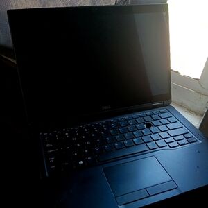 Dell laptop 7390 2-1